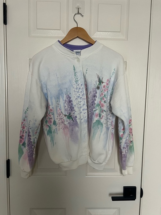 Artisans Sweaters - Vintage White Floral Hummingbird Button-Up Sweatshirt Sz M 80% Cotton